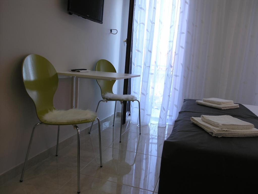 Apartments Dobrila Подгора Экстерьер фото