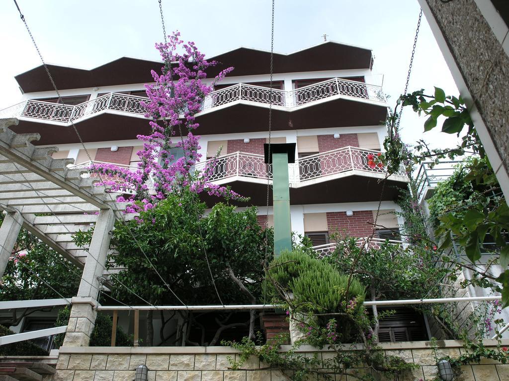 Apartments Dobrila Подгора Экстерьер фото