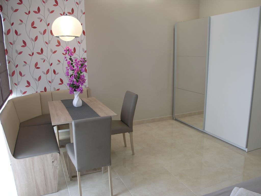 Apartments Dobrila Подгора Экстерьер фото