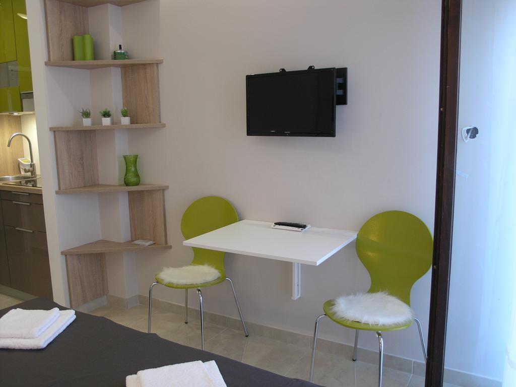 Apartments Dobrila Подгора Экстерьер фото