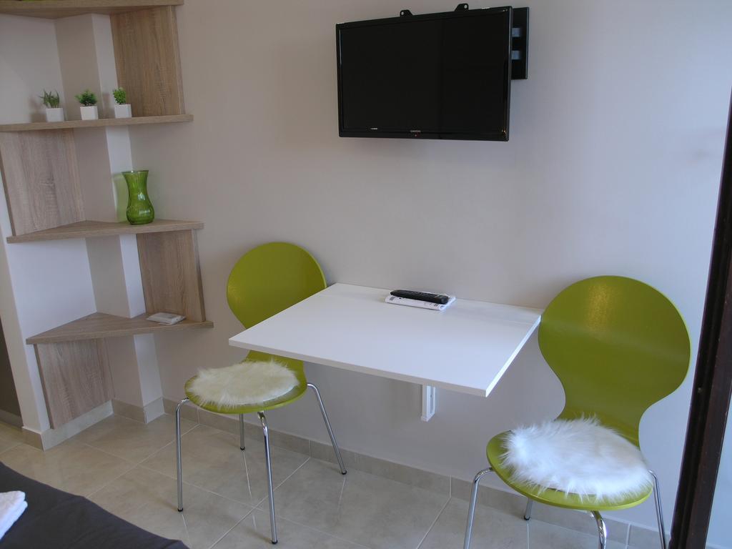 Apartments Dobrila Подгора Экстерьер фото